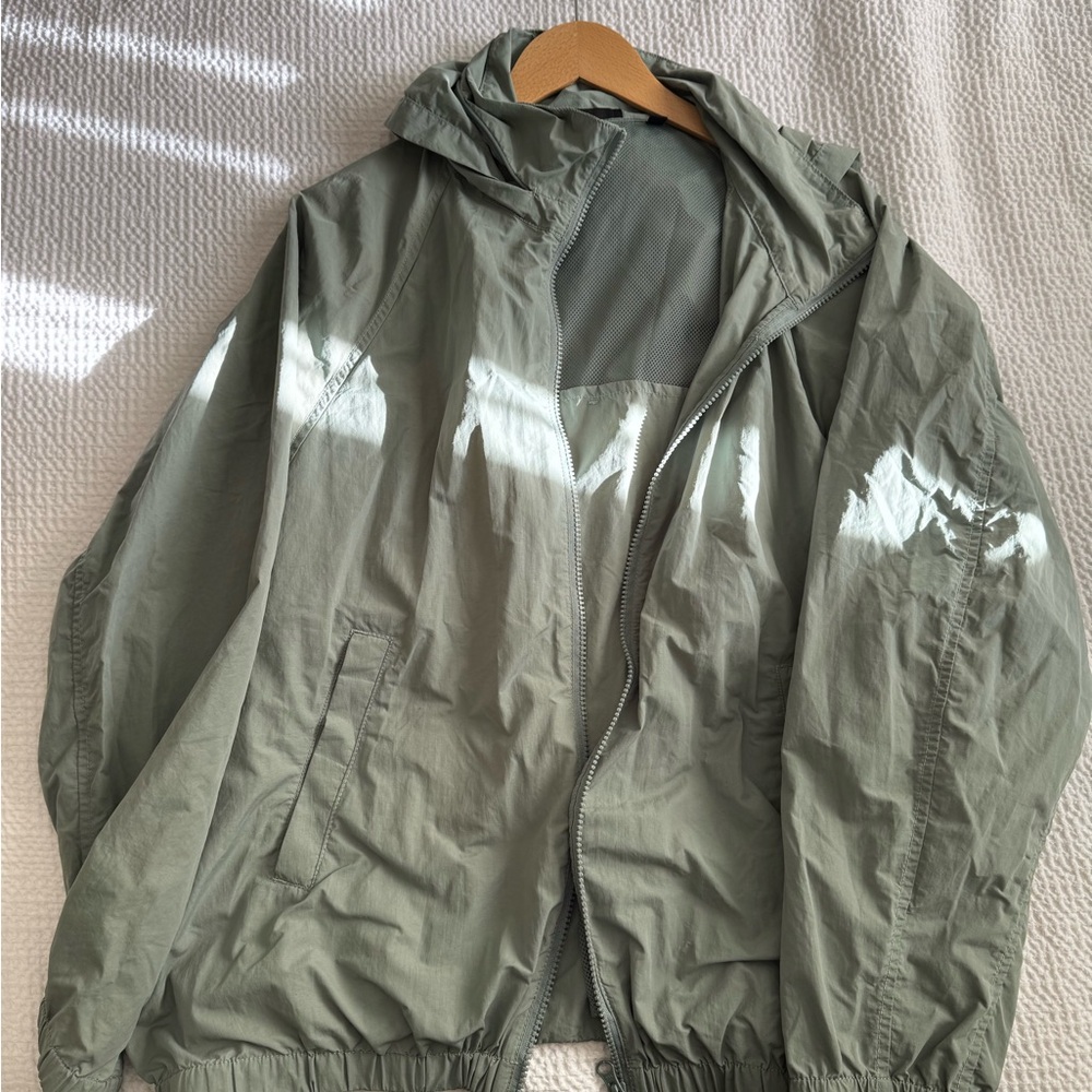 Green Hooded Windbreaker Jacket Lightweight Outdoor